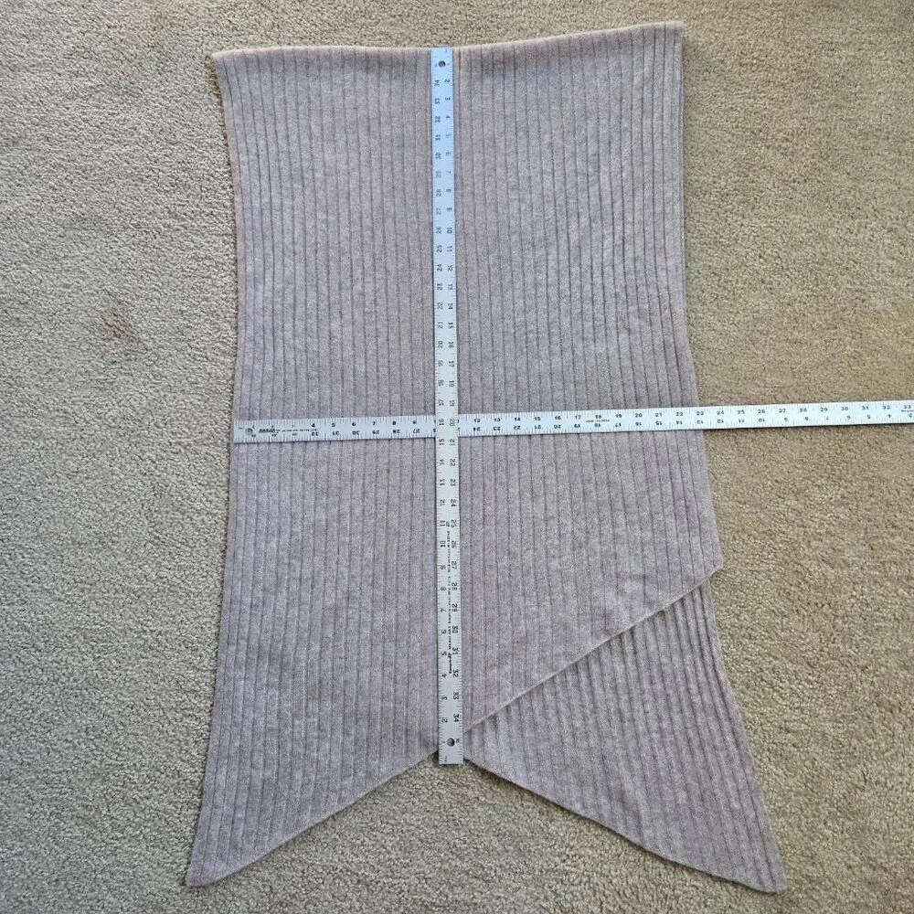 NWOT Halogen Cashmere Ribbed Scarf With Angled Ends Tan Oatmeal
